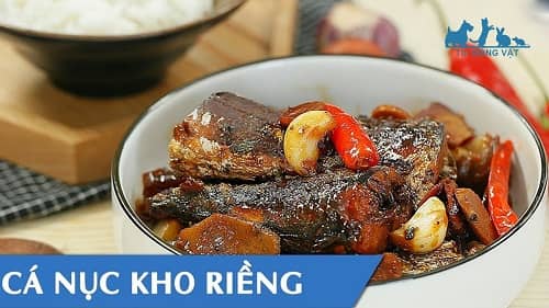 cá nục kho riềng