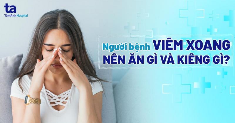 Chó Mũi Hồng Ăn Thức Ăn